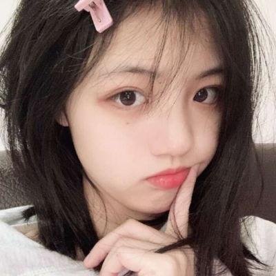 挥著翅膀的女孩